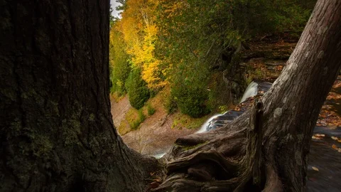 Michigan - Small Waterfall During Fall Season - 4K Timelapse 스톡 동영상 111451824
