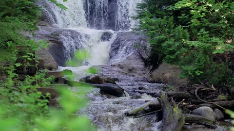 Michigan Waterfall In The UP Vidéo 163999651