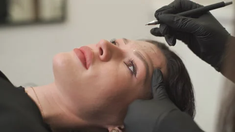 Microblading brows tattooing. Vidéo 235561996
