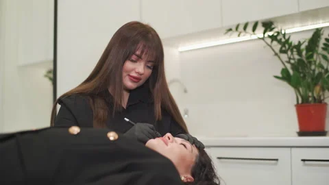 Microblading brows tattooing. Vidéo 235562085