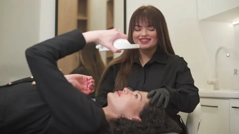 Microblading brows tattooing. Vidéo 235562377