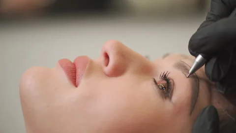 Microblading brows tattooing. Vidéo 235562521