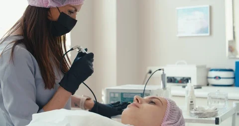 Microblading eyebrows work flow Video stock 109300767