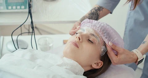 Microblading eyebrows work flow Video stock 109306948