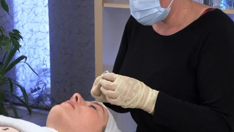 Microblading procedures in a beauty salon Stock Footage 113864984