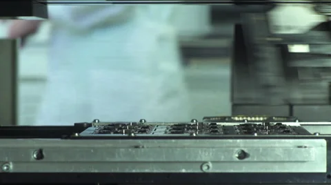 Microchip Circuit Board Manufacturing Vídeo Stock 68659838