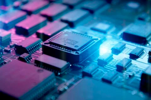 Microchips on a circuit board. Stock-Fotos