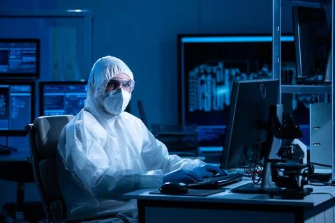 Microelectronics engineer works in a modern scientific laboratory on computing Stock-Fotos