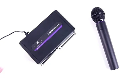 Microphone and Transmitter - Set Up Vídeo Stock 77433084
