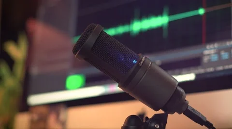 Microphone In Cool Studio Stockbeeldmateriaal 65425641