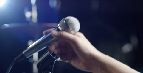 Microphone on the rack 動画素材 114912597