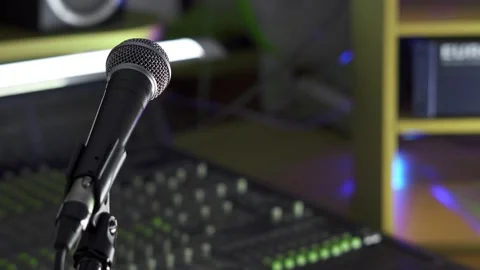 Microphone in the recording studio Vídeo Stock 145931584