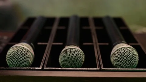 Microphones lie on the hint 스톡 동영상 85080710