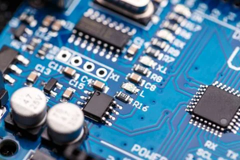 Microprocessor on blue circuit board 스톡 사진