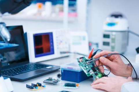 Microprocessor in lab 스톡 사진