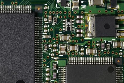 Microprocessors and microcontrollers on an electronic printed circuit board w Illustrazione stock
