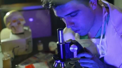 Microscope forensics forensic lab tech medicine blood test Stockbeeldmateriaal 11146489