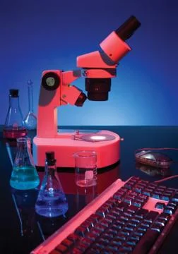 Microscope &amp; keyboard Foto stock
