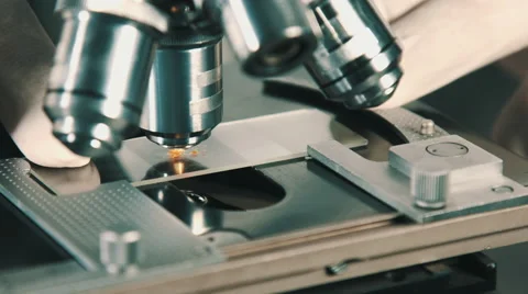 Microscope at laboratory. Vídeo Stock 68003709