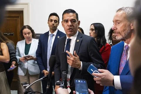 Microsoft co-founder Bill Gates testifies on Capitol Hill on Epstein ties, Washi 写真素材