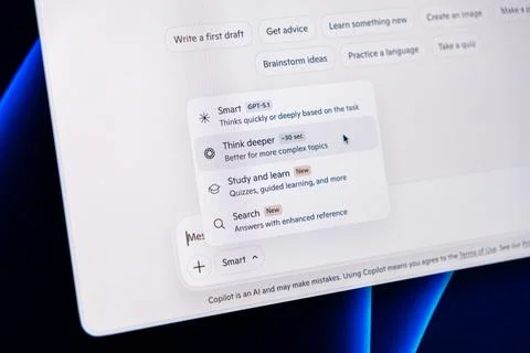 Microsoft Copilot interface selection menu displayed on a computer screen for 写真素材