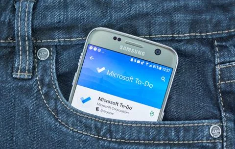 Microsoft To-Do mobile application on screen of Samsung Stock Photos