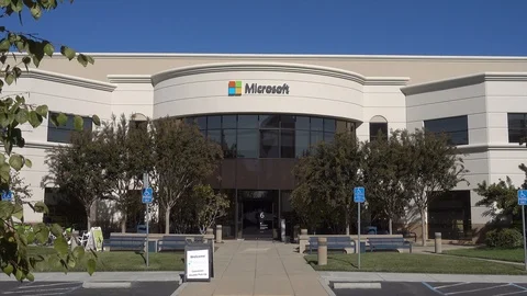Microsoft headquarters and logo, Silicon Valley Vídeo Stock 87753390