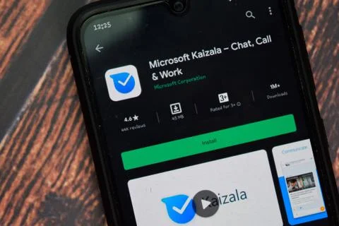Microsoft Kaizala dev app with magnifying on Smartphone screen. Stock-Fotos