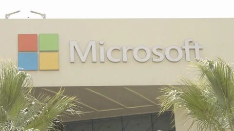 Microsoft Logo On The Office Building 스톡 동영상 116247404