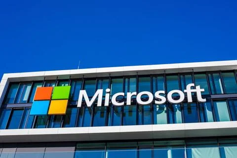 Microsoft logo at office building, Munich Germany MUNICH, GERMANY - DECEM... Foto stock