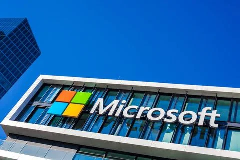  Microsoft logo at office building, Munich Germany MUNICH, GERMANY - DECEM... 스톡 사진