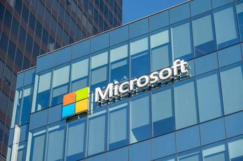 Microsoft logo on the side of a office building Fotos de archivo