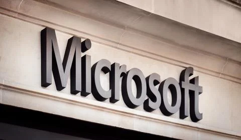 Microsoft logo sign on Microsoft Experience Centre 库存照片