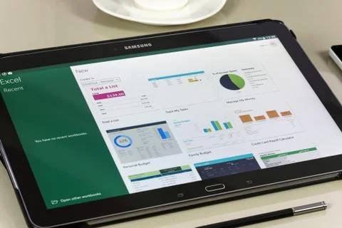 Microsoft Office Excel app on Samsung tablet Stock Photos