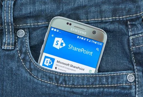 Microsoft SharePoint mobile application on screen of Samsung Stock Photos
