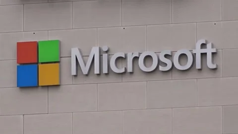 Microsoft Sign on Building Vídeos de archivo 158873752