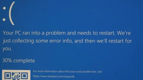 Microsoft windows 10 blue screen computer crash Stock Footage 75695817