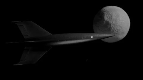MID 20TH CENTURY ROCKET SHIP TRAVELS PAST A PLANET.  4K BLACK AND WHITE. Vídeos de archivo 123315630