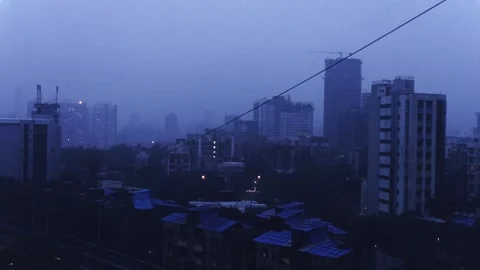 Mid frame city rain Stock Footage 137333608