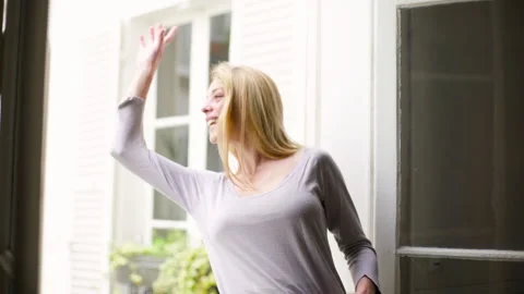 Mid-shot front view of diverse group of coworkers exchanging ideas and Stock Footage 278015371