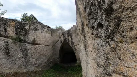 Midas City, Going down stairs through the old cistern. Phrygian Valley (1/3) Vídeo Stock 306551804