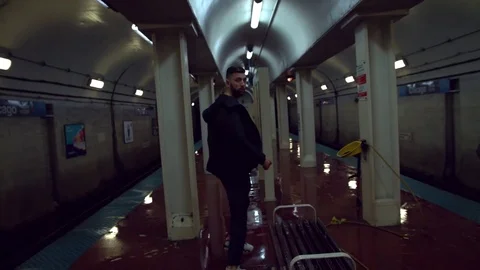 Middle age man walking in Chicago subway Stock-Footage 82549600