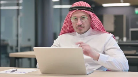 Middle Aged Arab Man with Laptop Pointing at the Camera 스톡 동영상 152519783