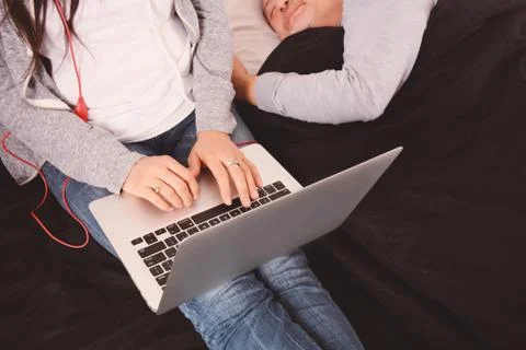 Middle aged couple using laptop Foto stock