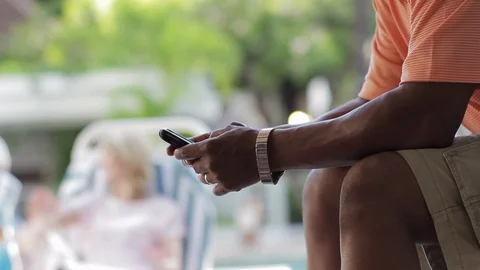 Middle-aged man texting. 스톡 동영상 88368496