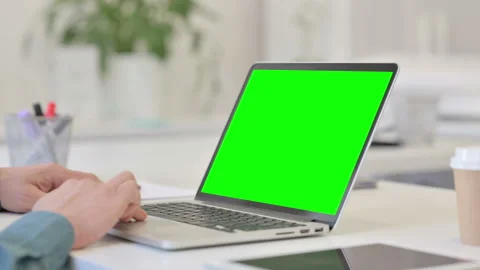 Middle Aged Man using Laptop with Chroma Screen Video stock 151747003