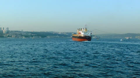 In the Middle of Bosphorus Stockbeeldmateriaal 52627869