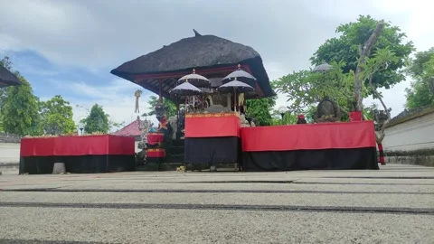 The middle courtyard of the temple in Bali. Temple in Nusa Penida, Bali. Vidéo 196985014