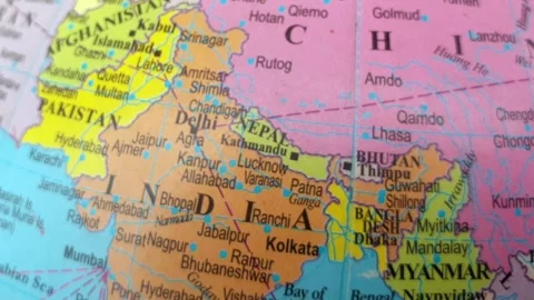 Middle East and world map Stock Footage 313422601