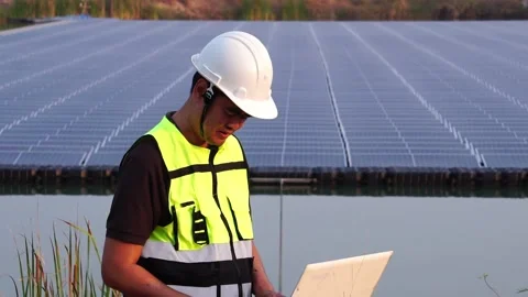 Middle Eastern Arabs inspecting solar farms with engineers Stock-Footage 232489117